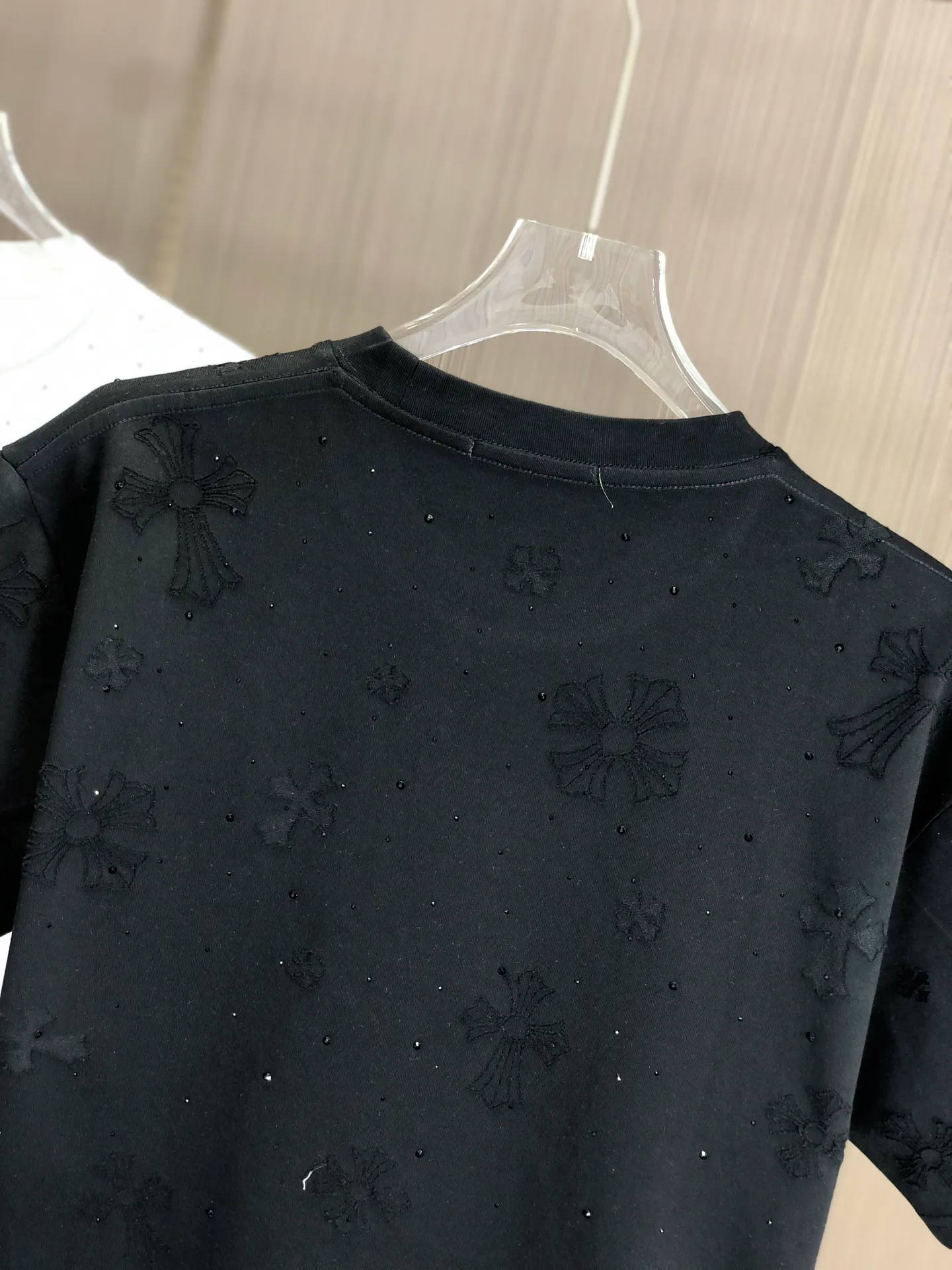 🅿️210 Cro 2025 Spring and Summer New Style Round Neck Short Sleeves Laser Burning Process ➕ Full Body Diamonds Made of High Weight 320g Double Yarn Combed Cotton Fabric Slightly Loose Fit The Fabric Feels Soft and Thick Same Style for Men and Women Color: Black White Code Number: SMLXLXXL
